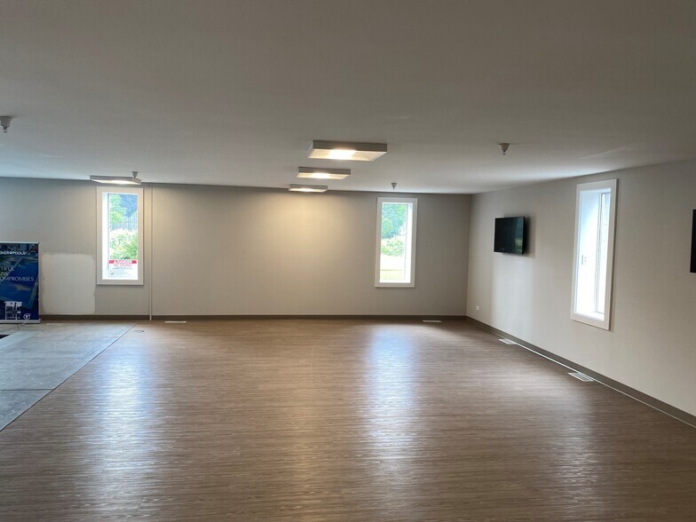 More Photos Of 8960 Excelsior Blvd, Hopkins Industrial For Sale