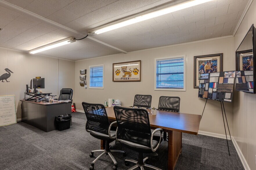 More Photos Of 222 Walcot Rd, Westlake Warehouse For Sale