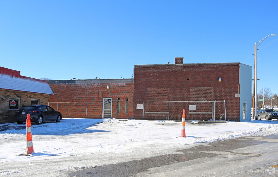 More Photos Of 5019 Leavenworth Rd, Kansas City Freestanding For Lease