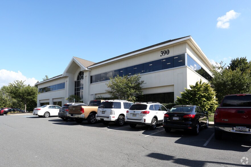 More Photos Of 390 Waterloo Blvd, Exton Medical For Lease