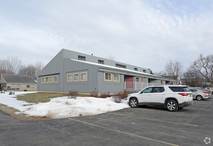 More Photos Of 7521-7523 Morgan Rd, Bayberry Office For Lease