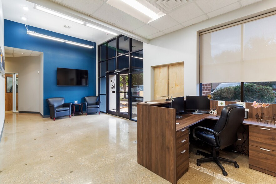 More Photos Of 2501 Ashford Dr, College Station Office Residential For Sale