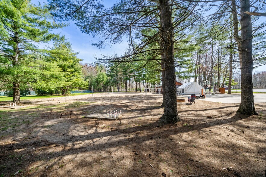 More Photos Of 8826 Gratiot Ave, Columbus Restaurant For Sale