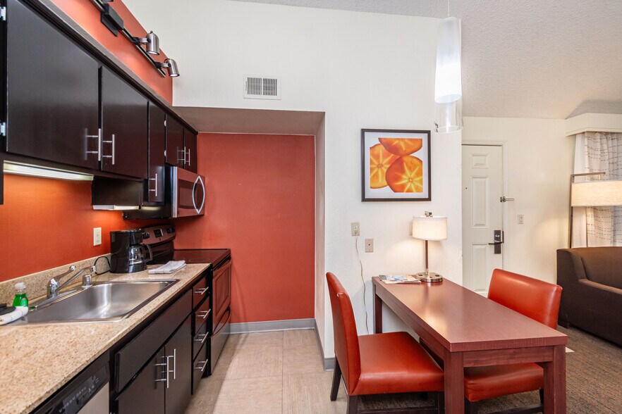 More Photos Of 1530 Howe Ave, Sacramento Hotel For Sale