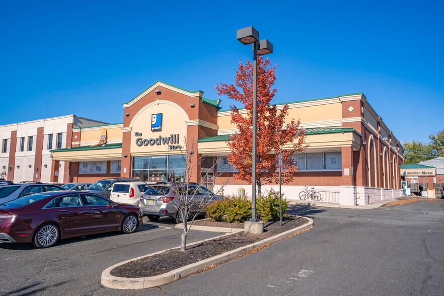 More Photos Of 509-513 W Union Ave, Bound Brook Freestanding For Lease