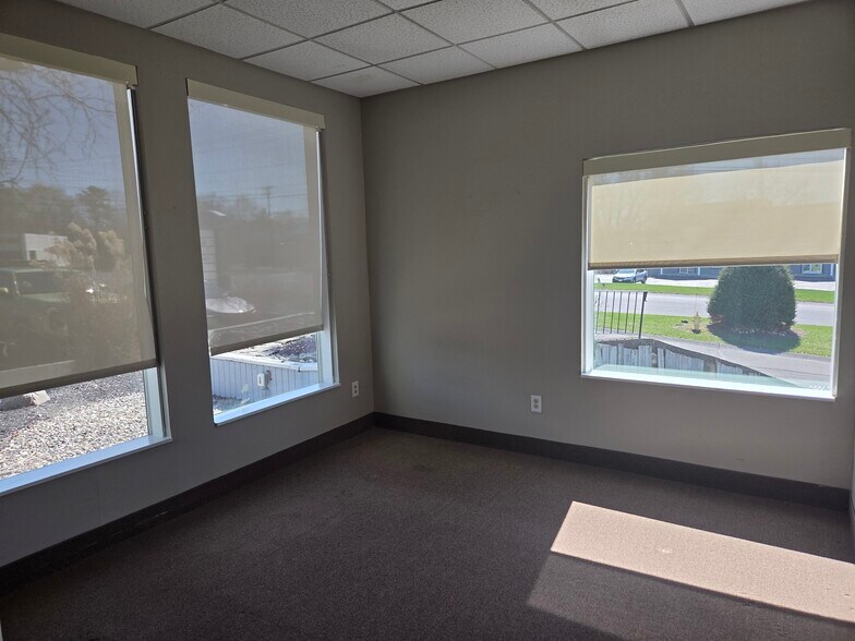 More Photos Of 1524 Route 9, Clifton Park Medical For Lease