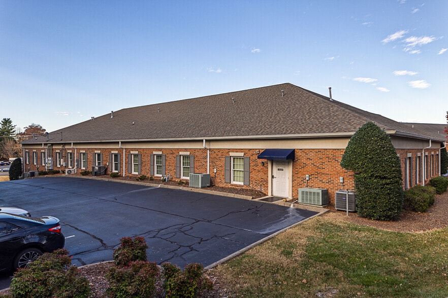 More Photos Of 801-C Sunset Dr, Johnson City Office Residential For Lease