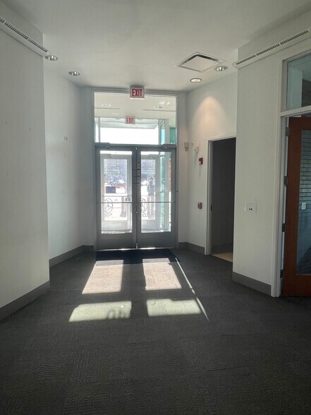 More Photos Of 1640 W Fullerton Ave, Chicago Bank For Lease