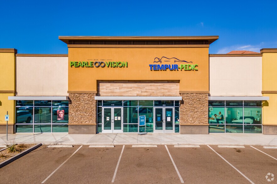 More Photos Of 7870 W Bell Rd, Glendale General Retail For Lease