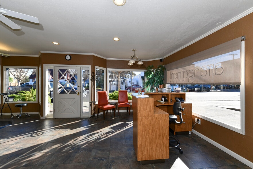 More Photos Of 1519 Main St, Napa Storefront Retail Residential For Sale