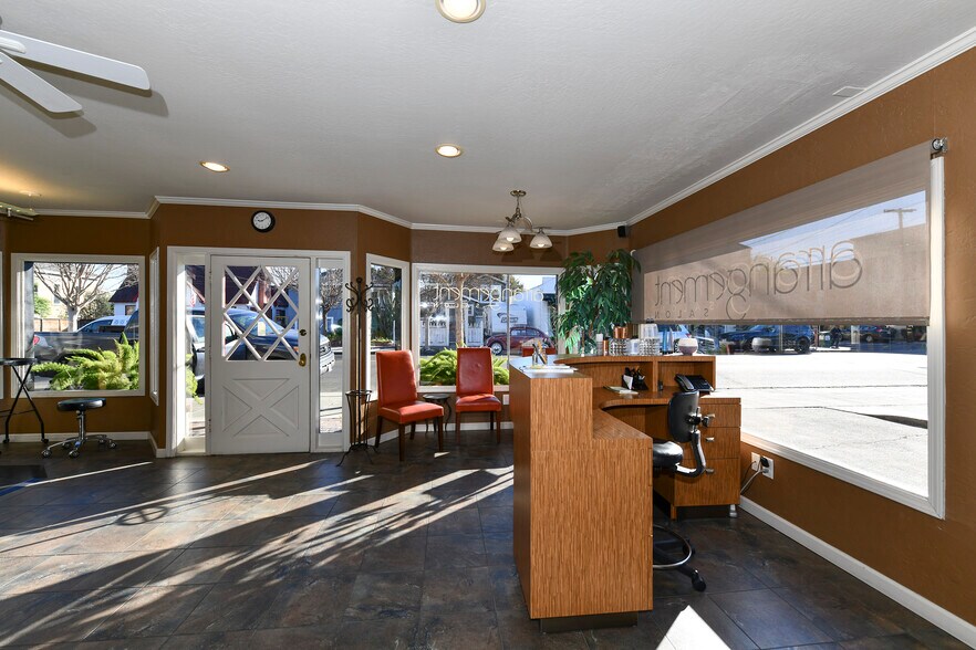 More Photos Of 1519 Main St, Napa Storefront Retail Residential For Lease