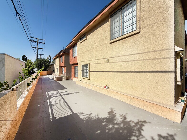 More Photos Of 403 Porter St, Glendale Apartments For Sale