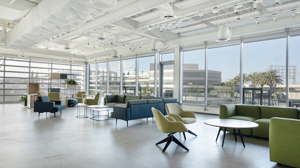 More Photos Of 1888 Rosecrans Ave, Manhattan Beach Office For Lease