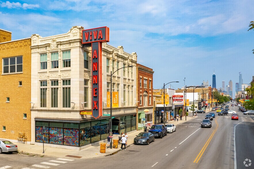 More Photos Of 1620 W Chicago Ave, Chicago Showroom For Lease