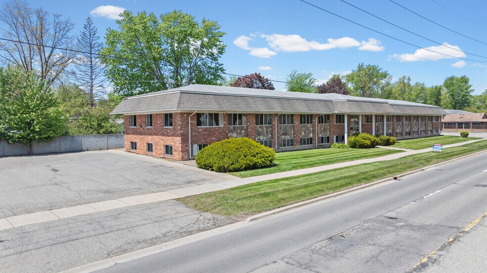 More Photos Of 28475 Greenfield Rd, Southfield Office For Sale