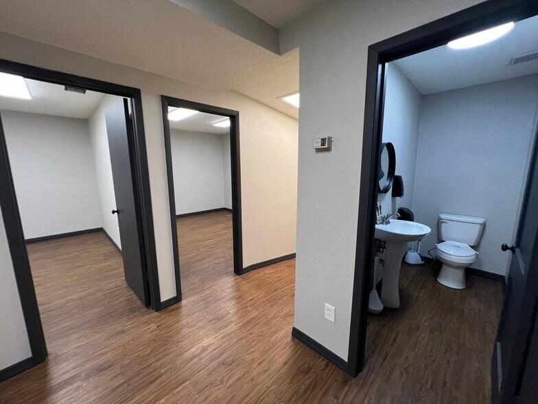 More Photos Of 512 S Dale Mabry Hwy, Tampa Office For Sale