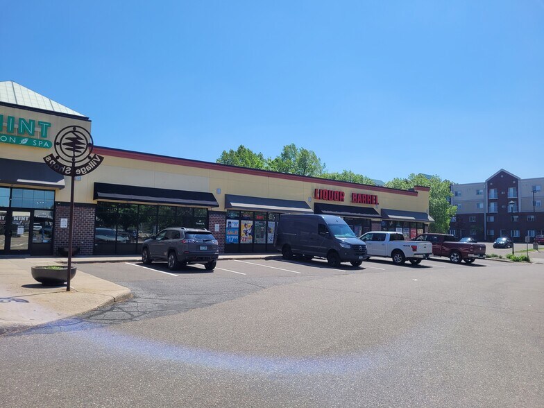 More Photos Of 35-49 Central St, Circle Pines General Retail For Lease