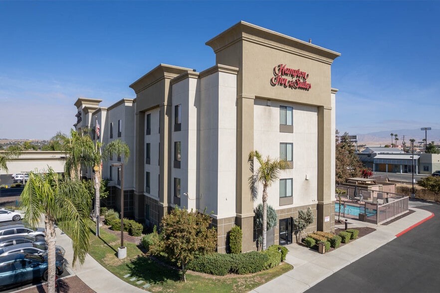 More Photos Of 7941 E Brundage Ln, Bakersfield Hotel For Sale