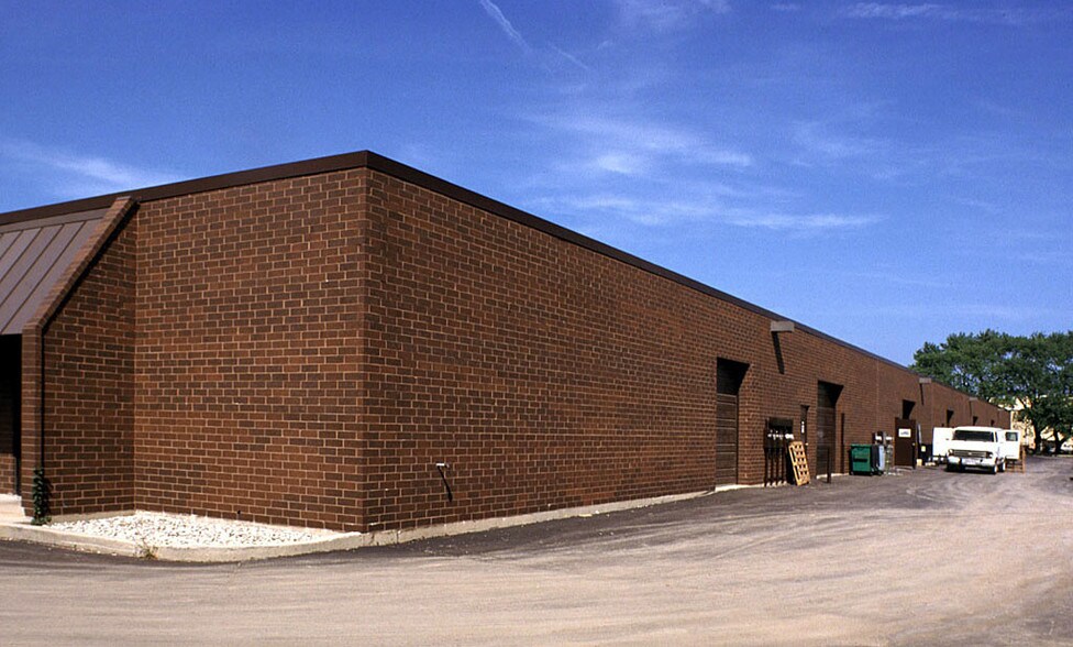 More Photos Of 281-339 Messner Dr, Wheeling Flex For Lease