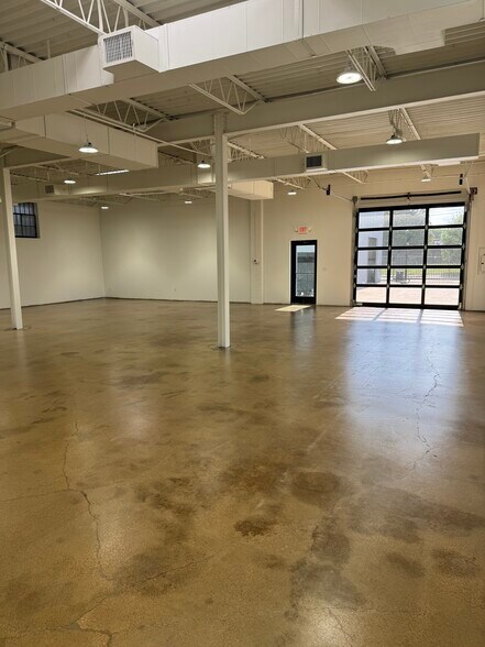 More Photos Of 4746 Memphis St, Dallas Light Distribution For Lease