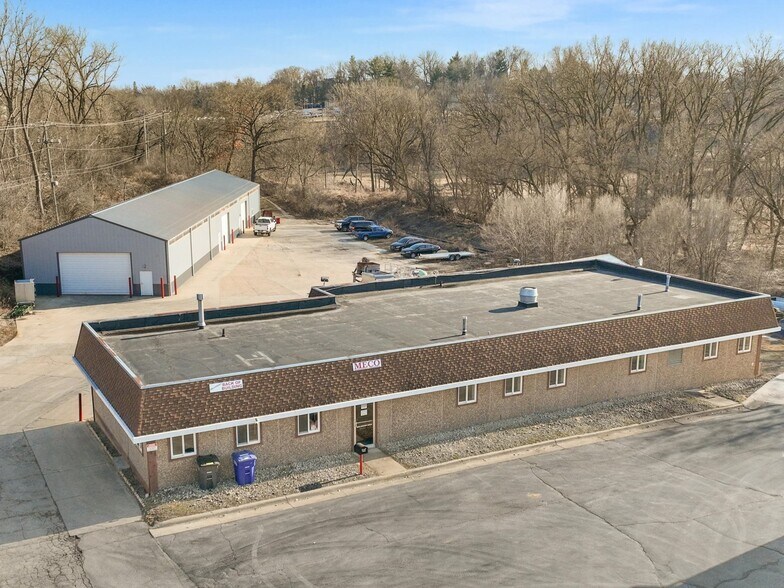 Primary Photo Of 1000 Century Cir, Dubuque Flex For Lease