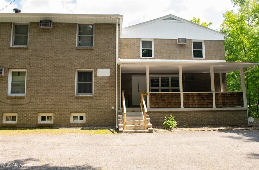 More Photos Of 101 S Elruth Ave, Girard Apartments For Sale