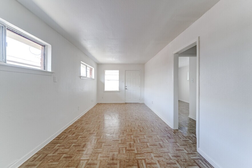 More Photos Of 2101 Hutton St, Houston Apartments For Sale