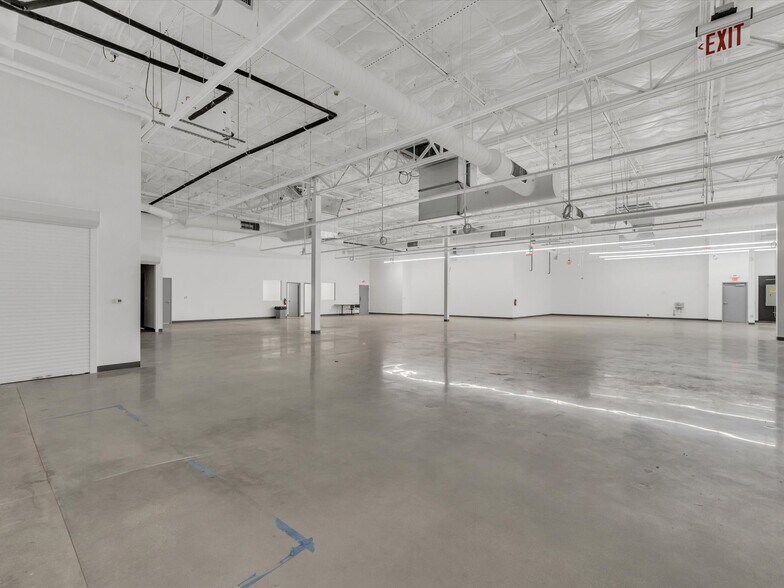 More Photos Of 3301 NW 107th Ave, Miami Research And Development For Lease