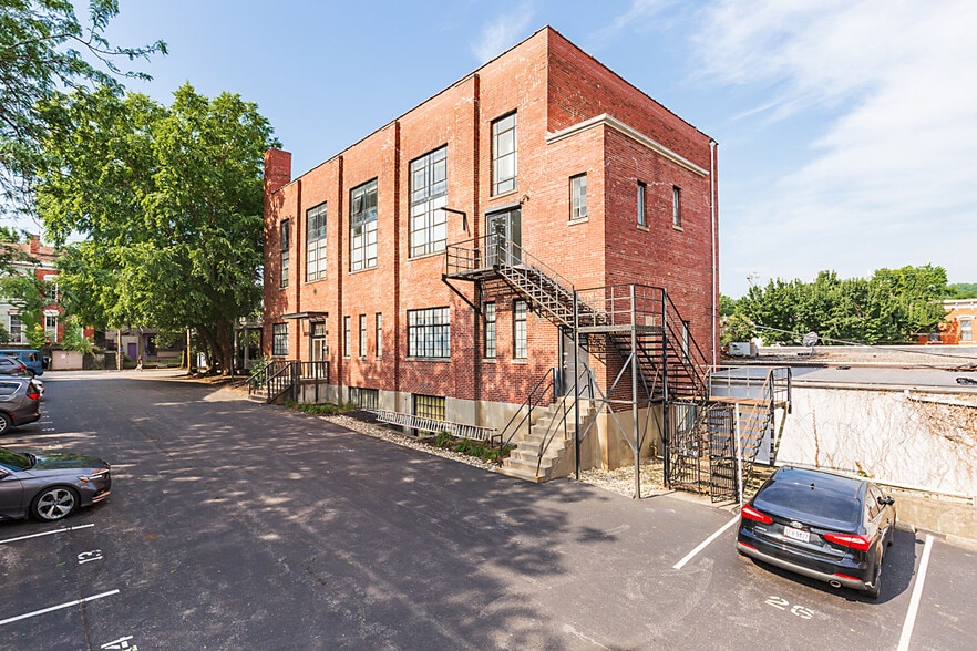 Primary Photo Of 118 W 5th St, Covington Loft Creative Space For Lease