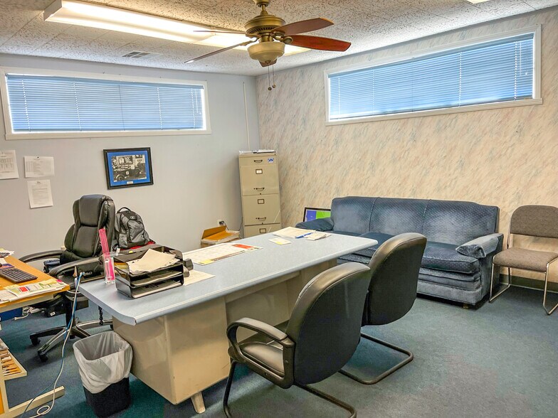 More Photos Of 3405 E Tulare St, Fresno Flex For Sale