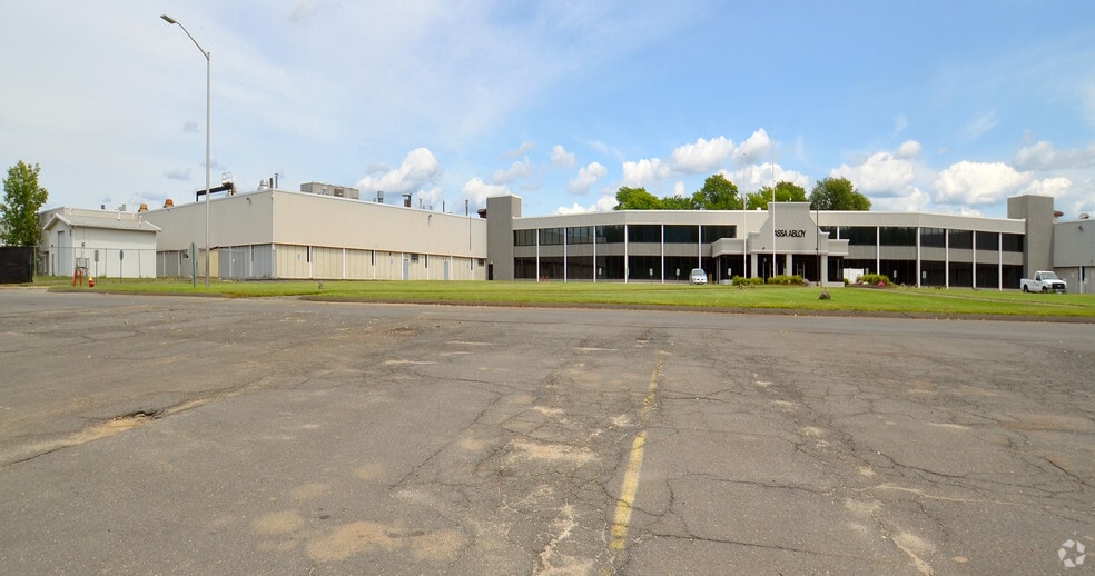 More Photos Of 225 Episcopal Rd, Berlin Manufacturing For Lease