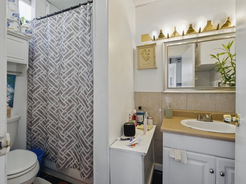 More Photos Of 904 Bergenline Ave, Union City Apartments For Sale