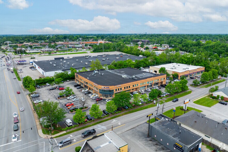 More Photos Of 3901 Dutchmans Ln, Louisville Medical For Lease