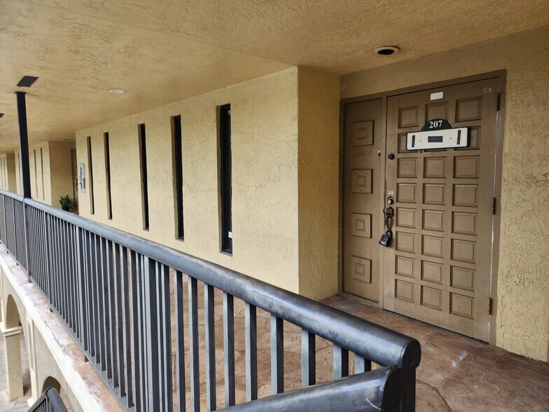 More Photos Of 15271 NW 60th Ave, Miami Lakes Loft Creative Space For Lease