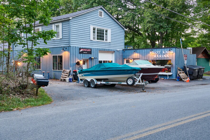 More Photos Of 1881 Pilot Knob Rd, Kattskill Bay Marina For Sale