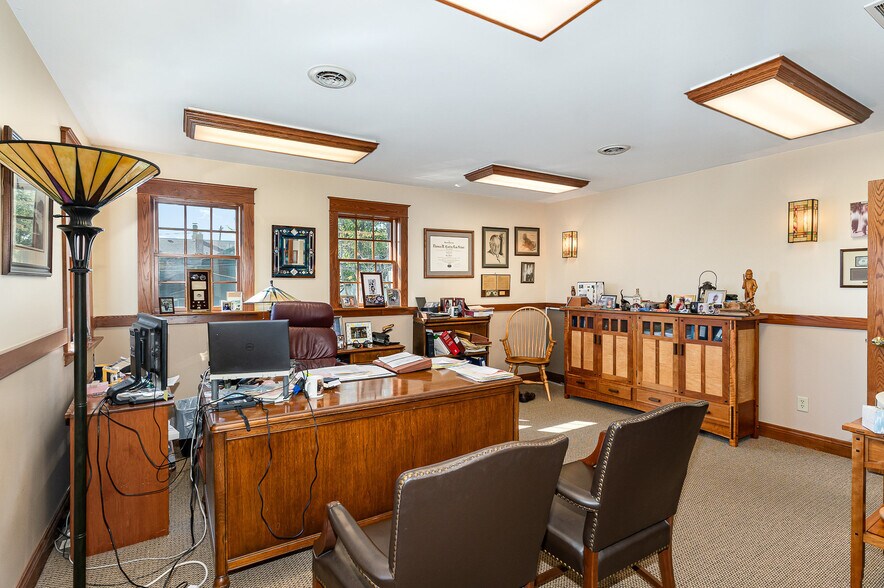 More Photos Of 820 N Michigan Ave, Saginaw Office For Sale