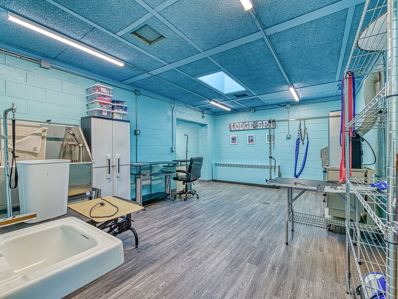 More Photos Of 2400 N Dixie Hwy, Monroe Serviced Offices For Sale