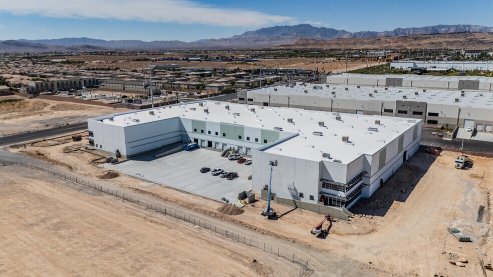 More Photos Of 7610 W Warm Springs Rd, Las Vegas Distribution For Lease