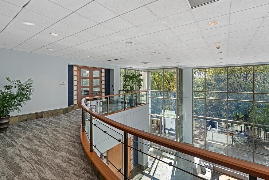 More Photos Of 5 Walnut Grove Dr, Horsham Township Office For Lease