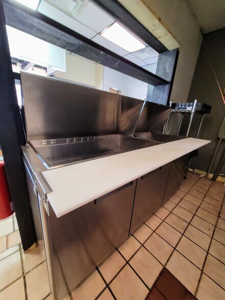 More Photos Of 801 SW 11th St, Lawton Restaurant For Sale