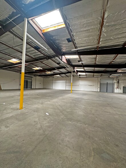 More Photos Of 1025 E Orangethorpe Ave, Anaheim Showroom For Sale