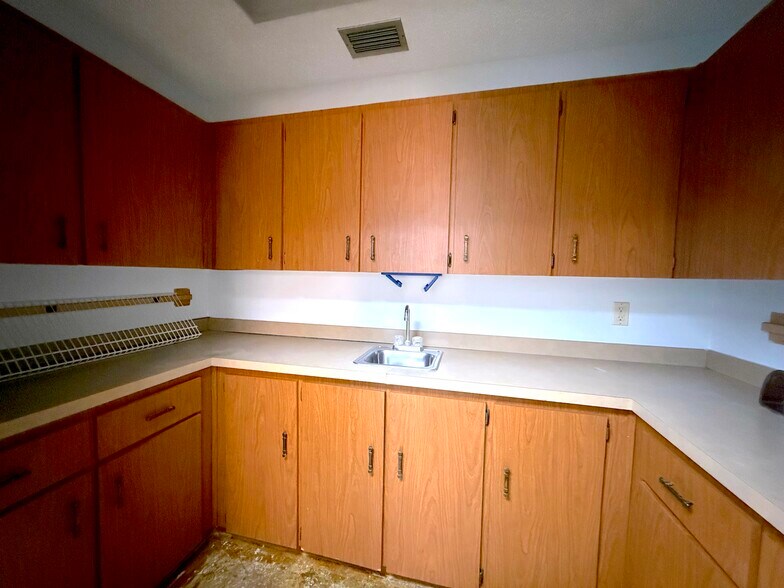 More Photos Of 13330 W Colonial Dr, Winter Garden Medical For Lease
