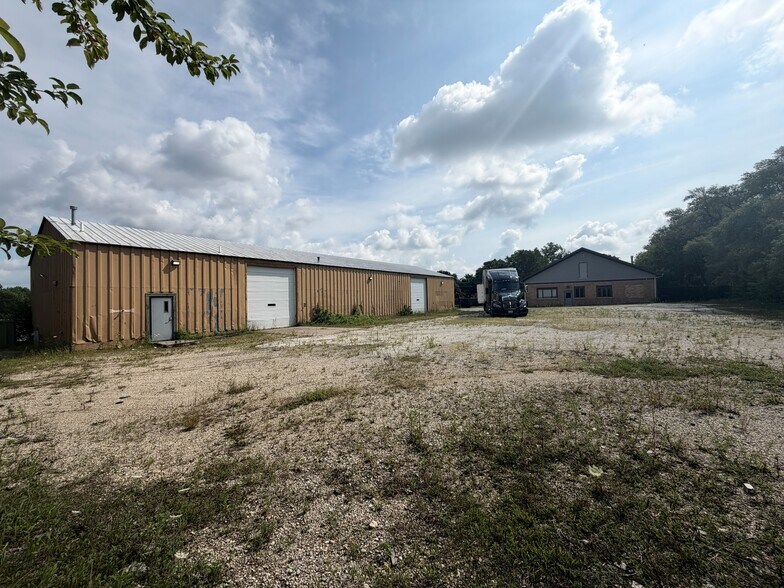 More Photos Of 72 East St, Crystal Lake Light Manufacturing For Lease