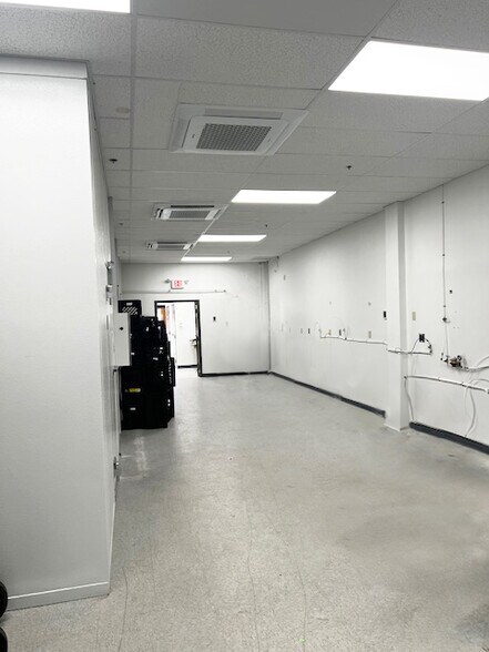 More Photos Of 1300 First State Blvd, Stanton Light Distribution For Lease