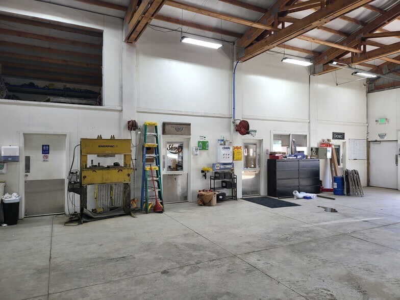 More Photos Of 115 Butte Hill Rd, Woodland Industrial For Lease