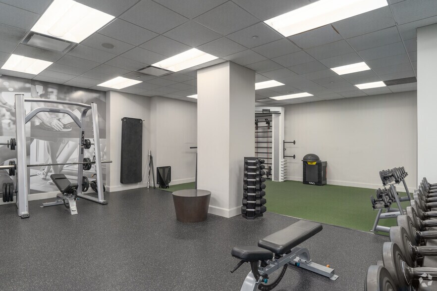 More Photos Of 834 Chestnut St, Philadelphia Apartments For Lease