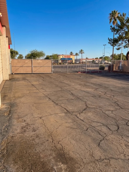 More Photos Of 33 S Alma School Rd, Mesa Auto Repair For Lease