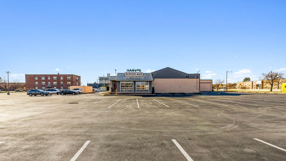 More Photos Of 8101-8111 Roosevelt Blvd, Philadelphia Restaurant For Sale