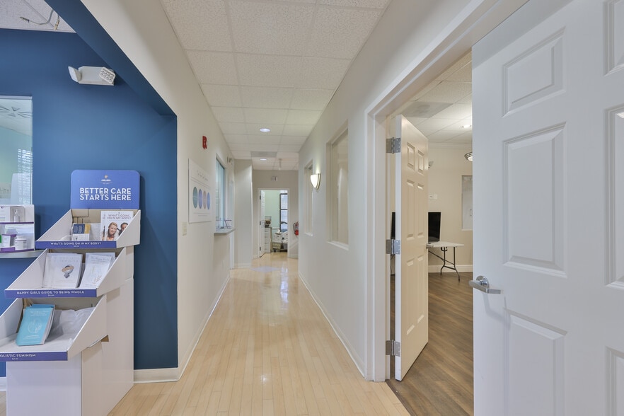 More Photos Of 1900 E Bay Dr, Largo Medical For Sale