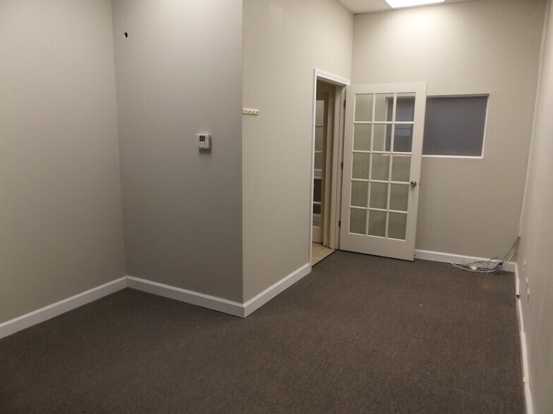 More Photos Of 279-297 N Northwest Hwy, Palatine Unknown For Lease